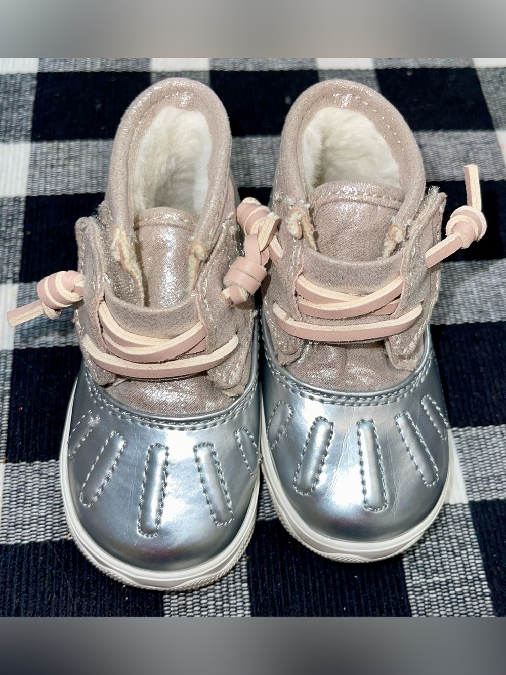 Sperry Icestorm Crib baby girl boots 2M silver pink Velcro sparkle